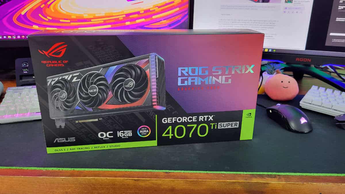 ROG Strix RTX 4070 Ti Super box